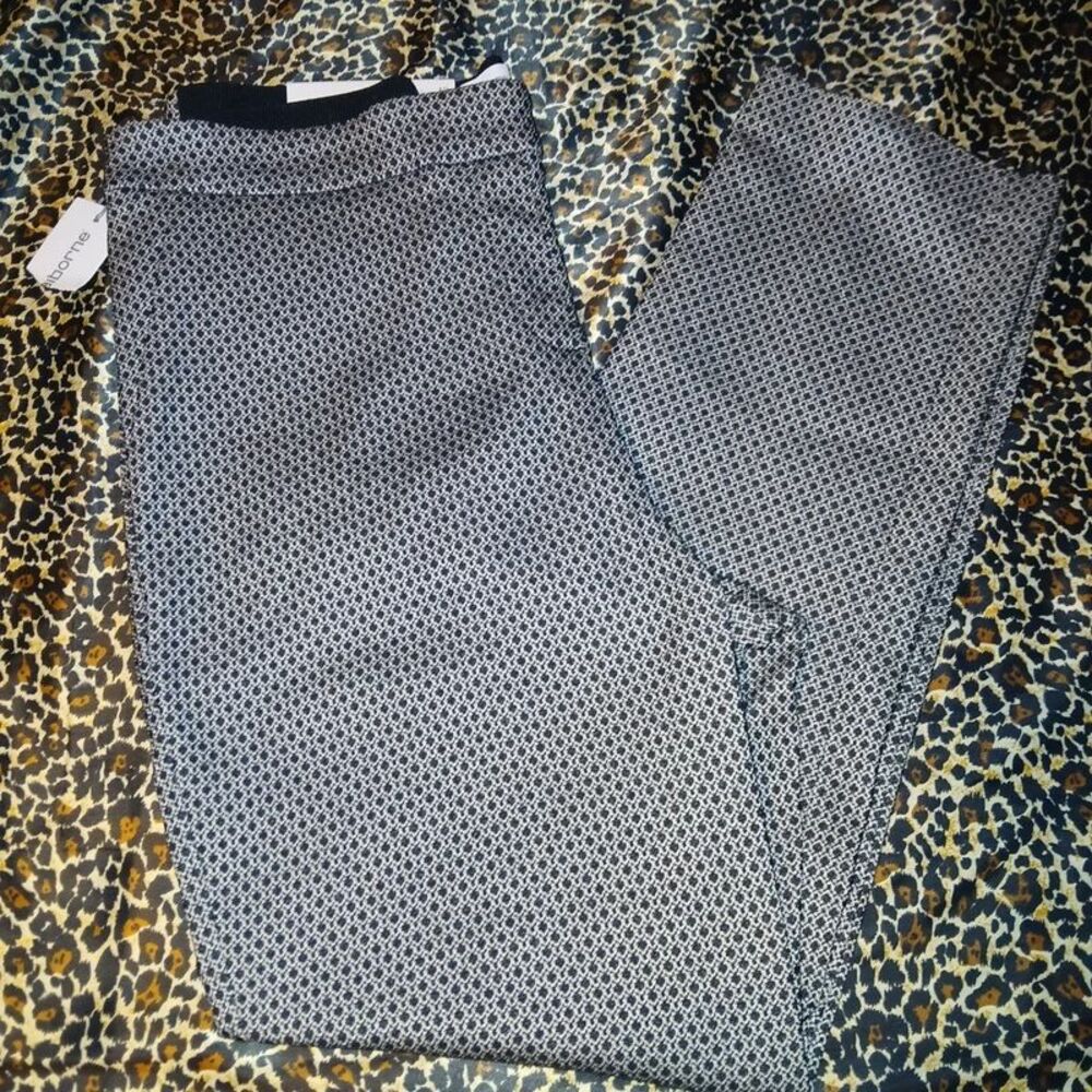 Nwt Liz Claiborne Emma Classic Pull-On Ankle Pants Women's Size 12
